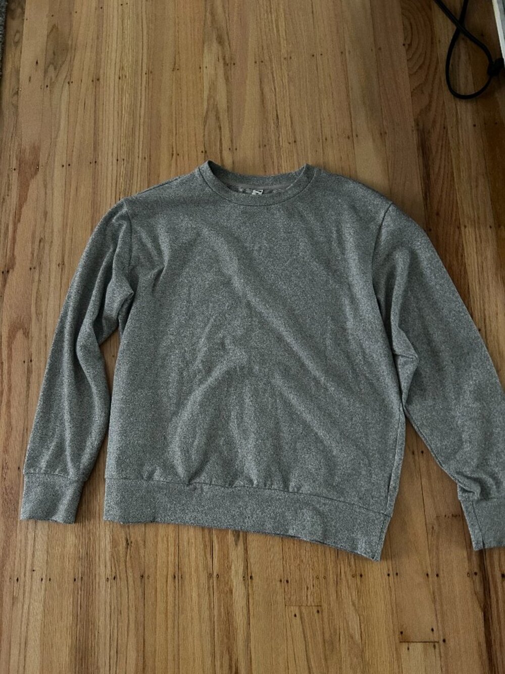 Grey Uniqlo Crew Neck Sweater Size Small